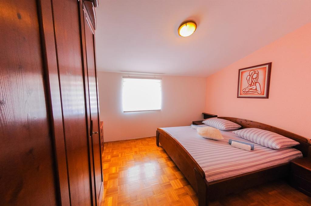 Apartments Marija Petricevic Podstrana Quarto foto